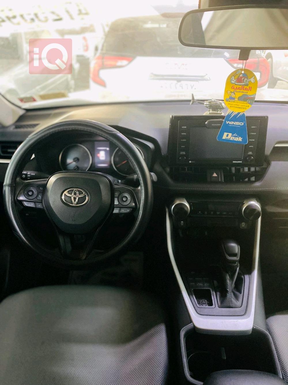 تۆیۆتا ڕاڤ 4